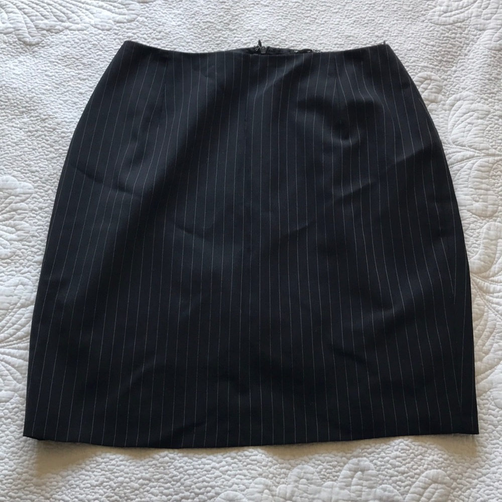 Tahari Perfect for Work Mini Skirt Size 4